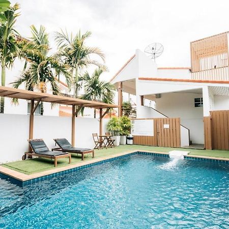 Talay Hotel&Villa Petchaburi Esterno foto