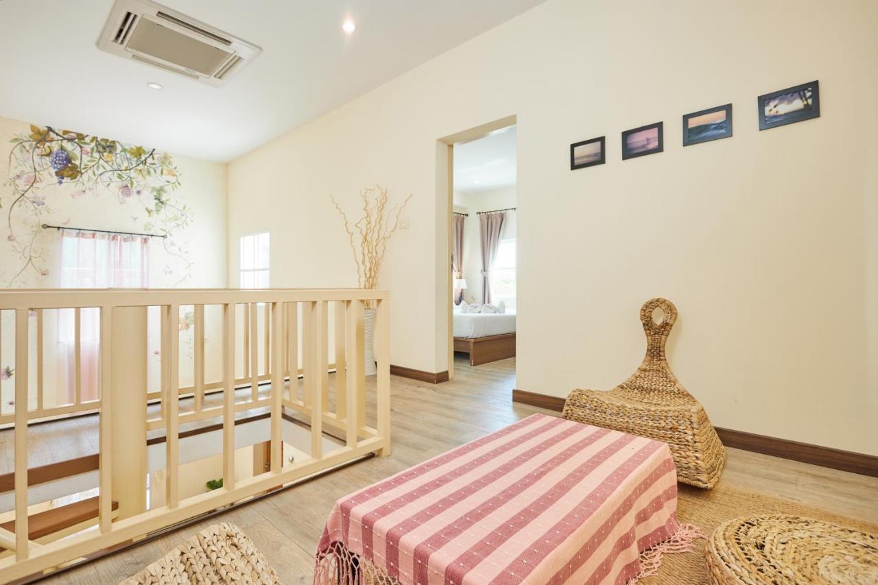 Talay Hotel&Villa Petchaburi Esterno foto