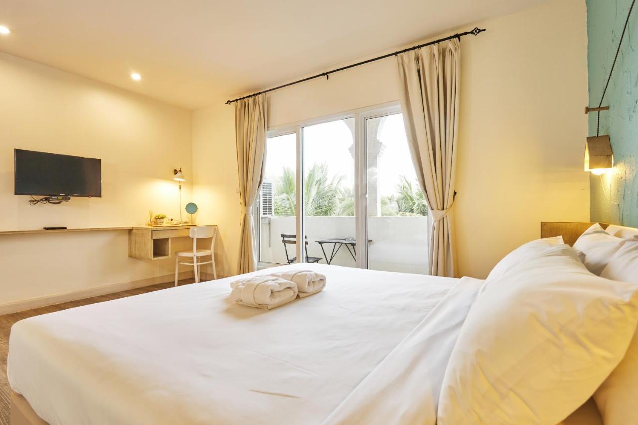 Talay Hotel&Villa Petchaburi Esterno foto