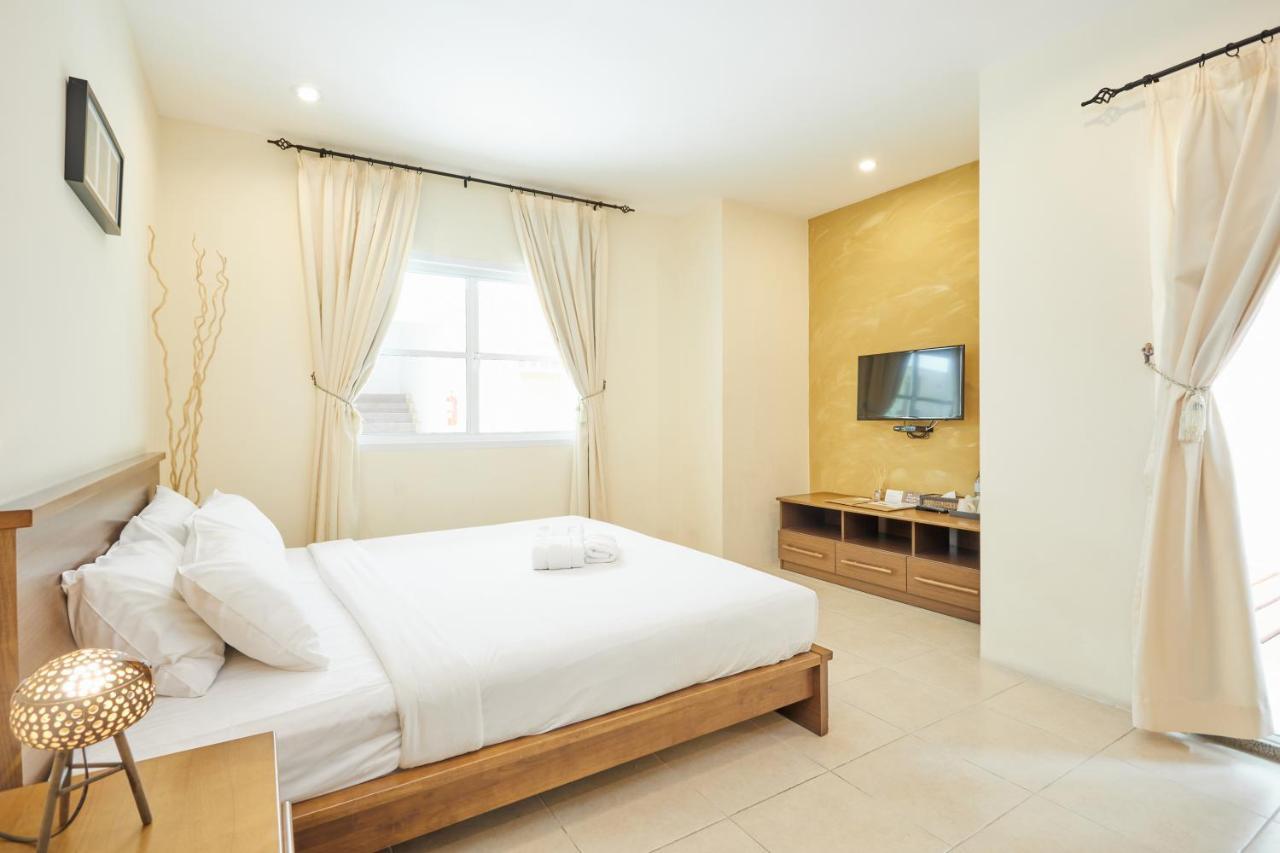 Talay Hotel&Villa Petchaburi Esterno foto