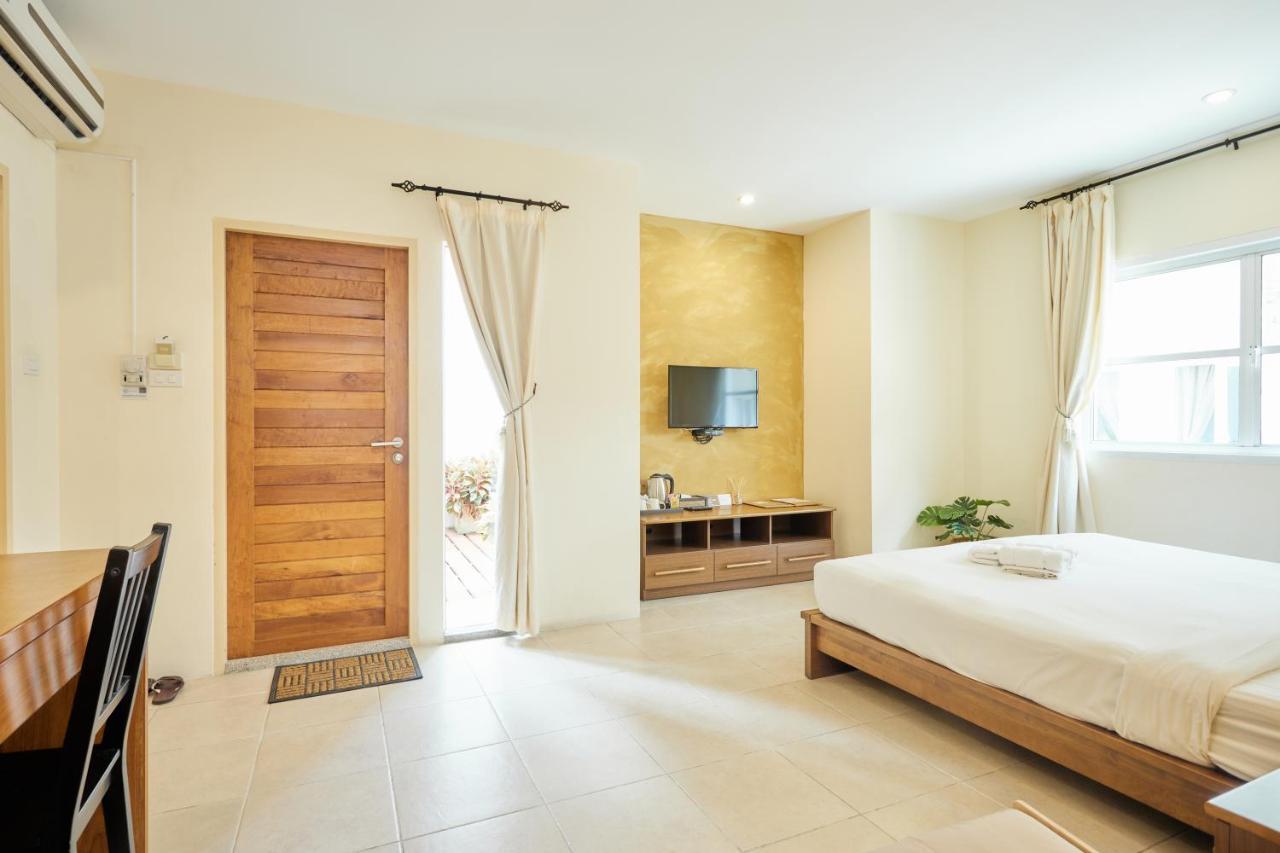 Talay Hotel&Villa Petchaburi Esterno foto