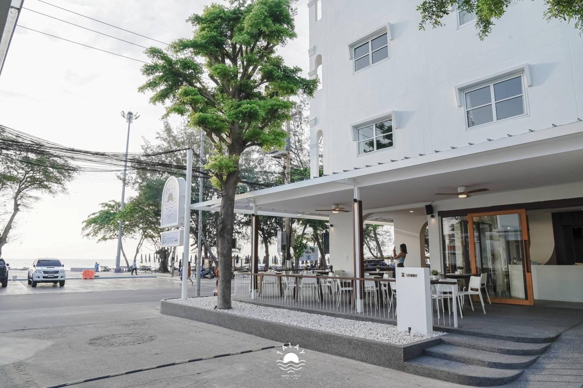 Talay Hotel&Villa Petchaburi Esterno foto