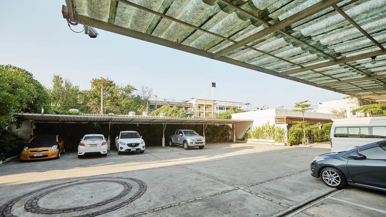 Talay Hotel&Villa Petchaburi Esterno foto