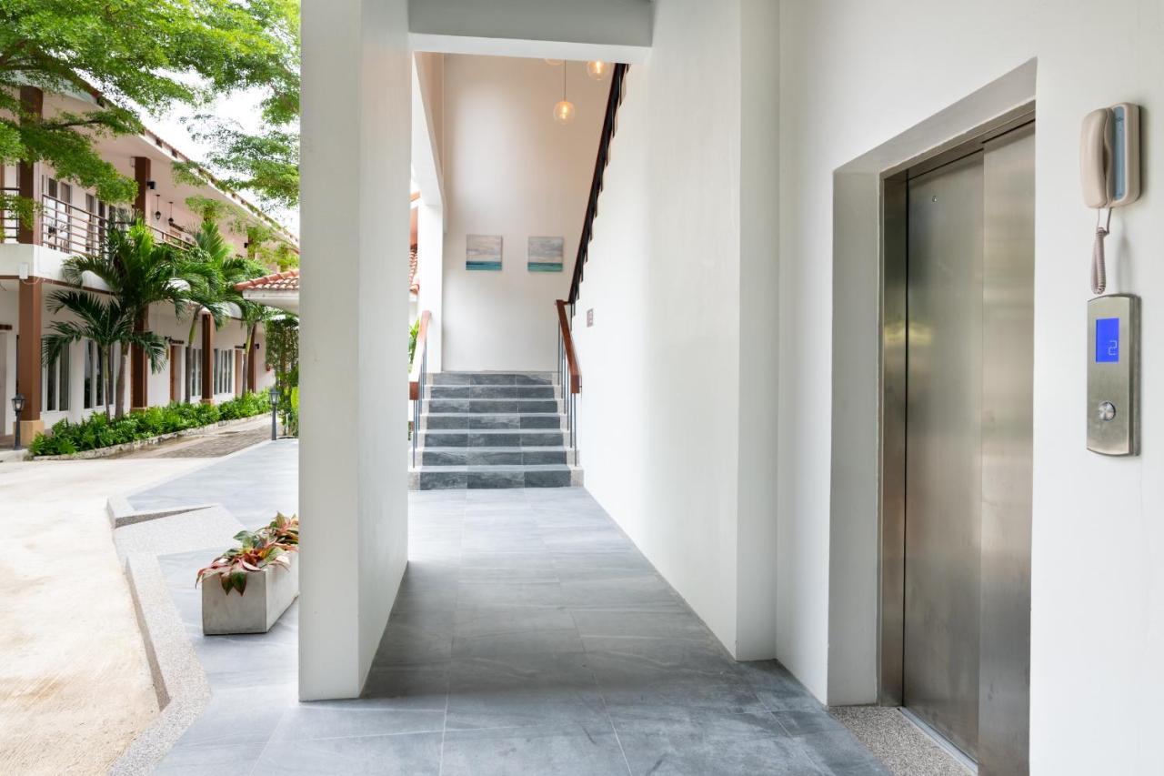 Talay Hotel&Villa Petchaburi Esterno foto